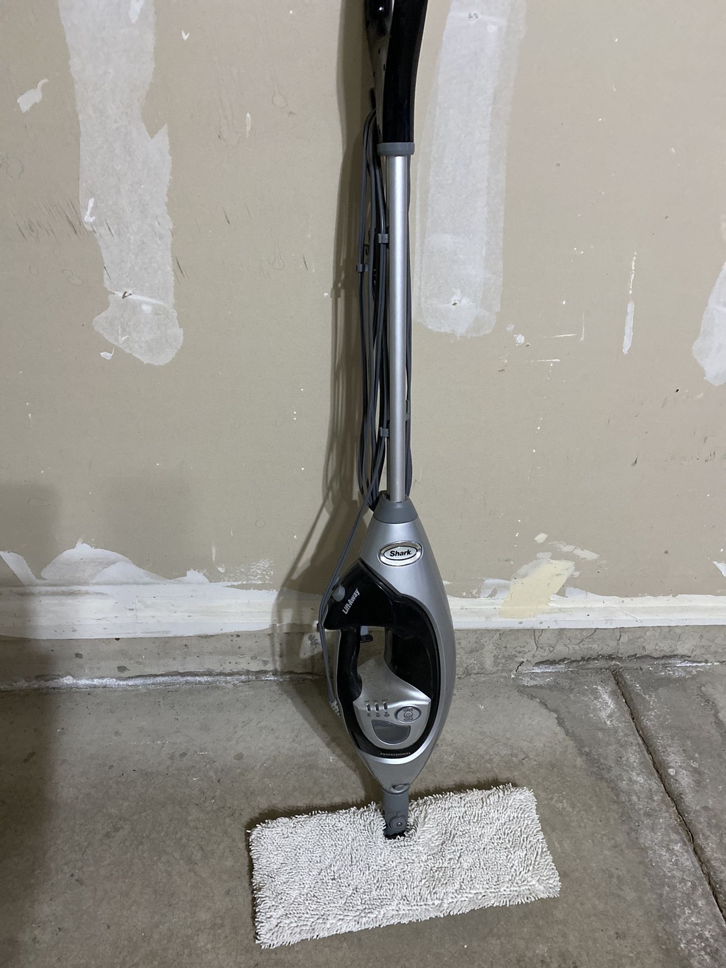 Shark® Lift-Away® Professional Steam Pocket® Mop