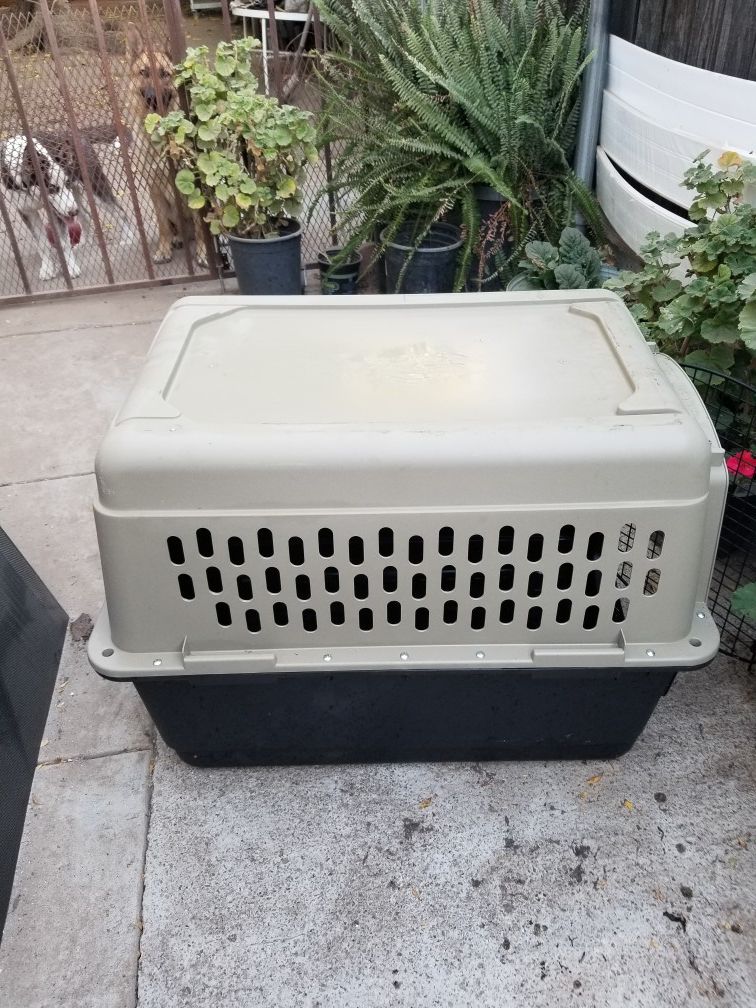 Dog crate