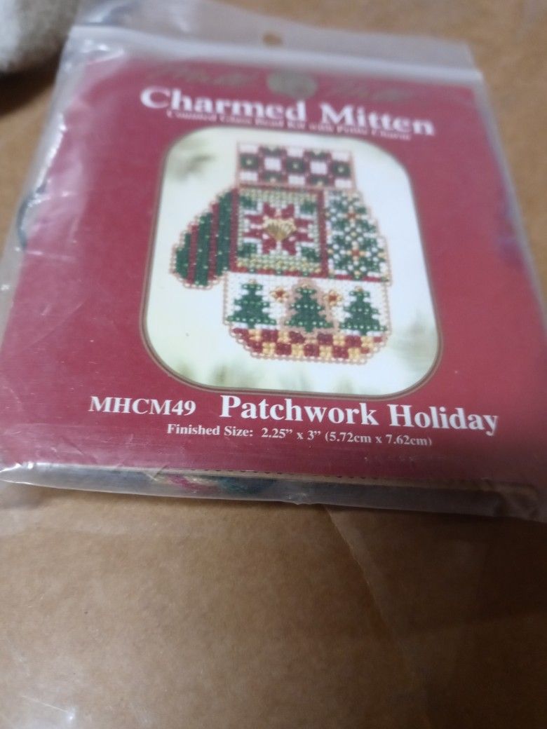 Mill Hill Kits Set Of 4 Charmed Mitten And Winter Holiday Collection Needlework Kits