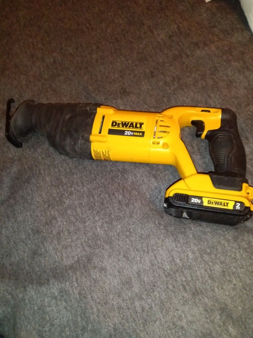 DeWalt 20v Reciprocating Saw With Battery