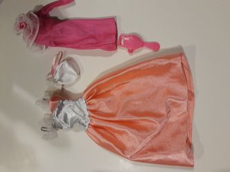 Barbie clothes and accessories Thumbnail