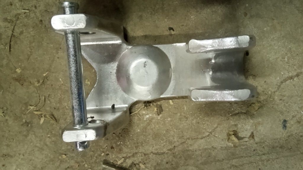 QT - 2, GOOSENECK STYLE COUPLER LOCK TL-50
