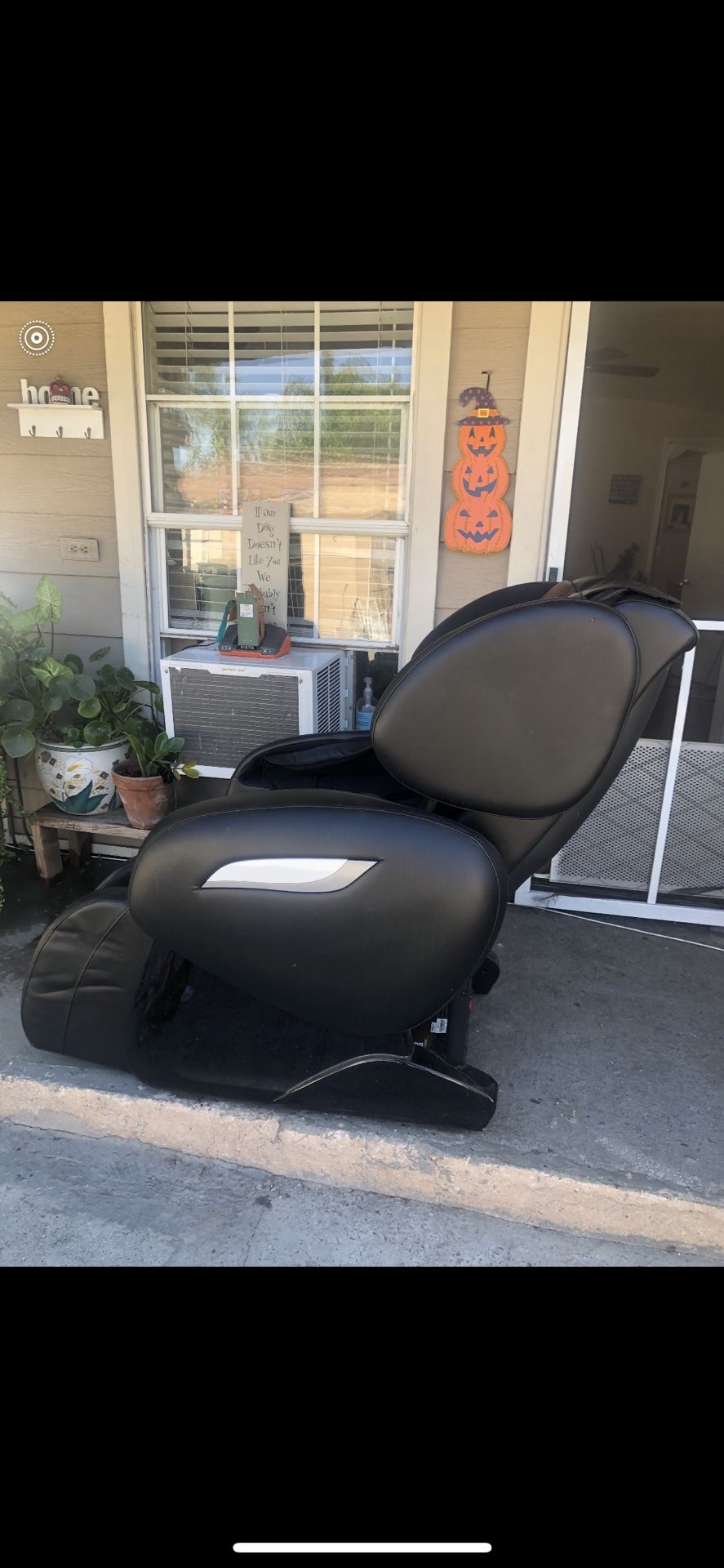 like new massaging chair