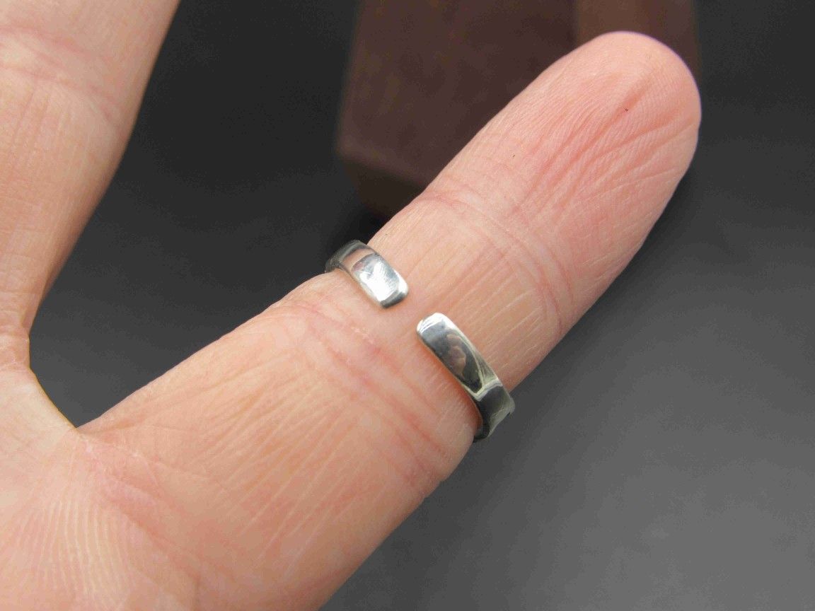 Size 3.25 Sterling Silver Kids Holding Hands Toe Band Ring Vintage Statement Engagement Wedding Promise Anniversary Bridal Cocktail