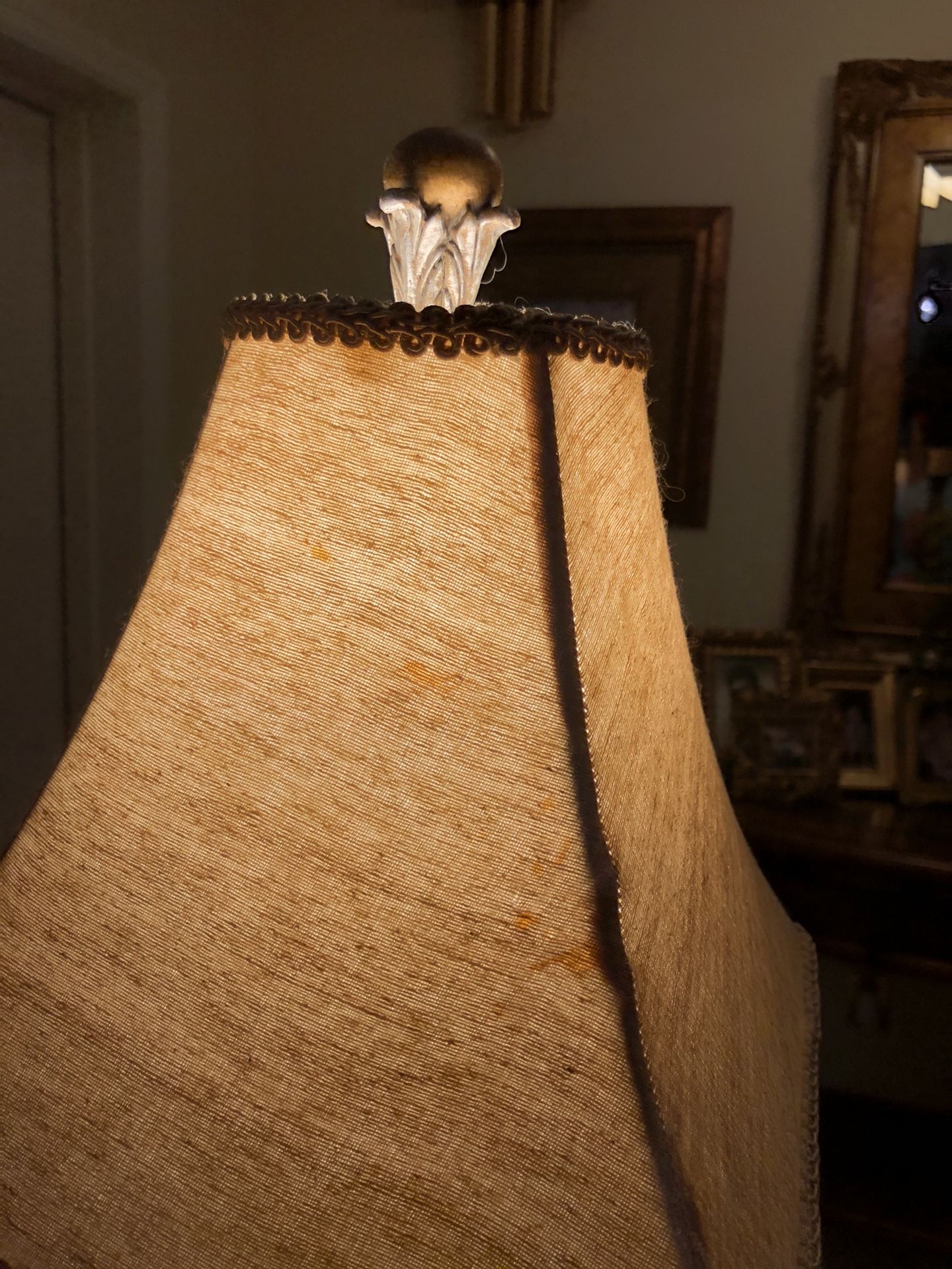 Table lamp