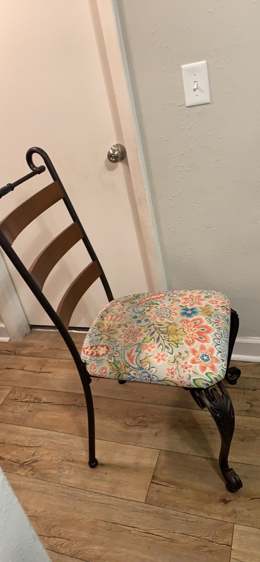 Large Iron Table With 4 Chairs