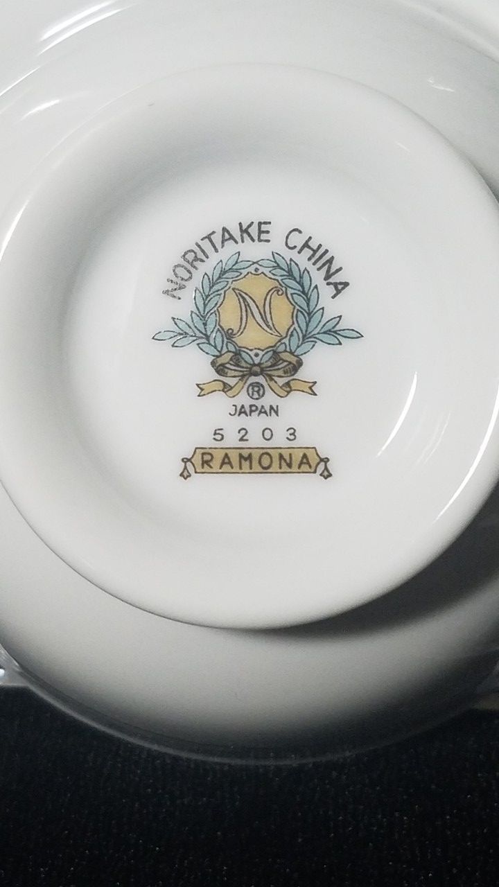 China set floral, for 4, 8 or 12 people