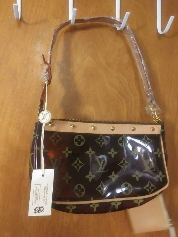 Nwt Cute Purse, 9 In X 5 3/4 In.