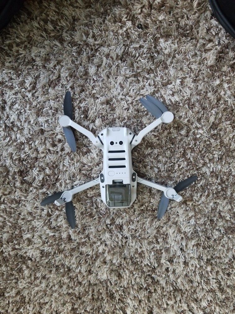Dji Mini 2 + Fly More Combo