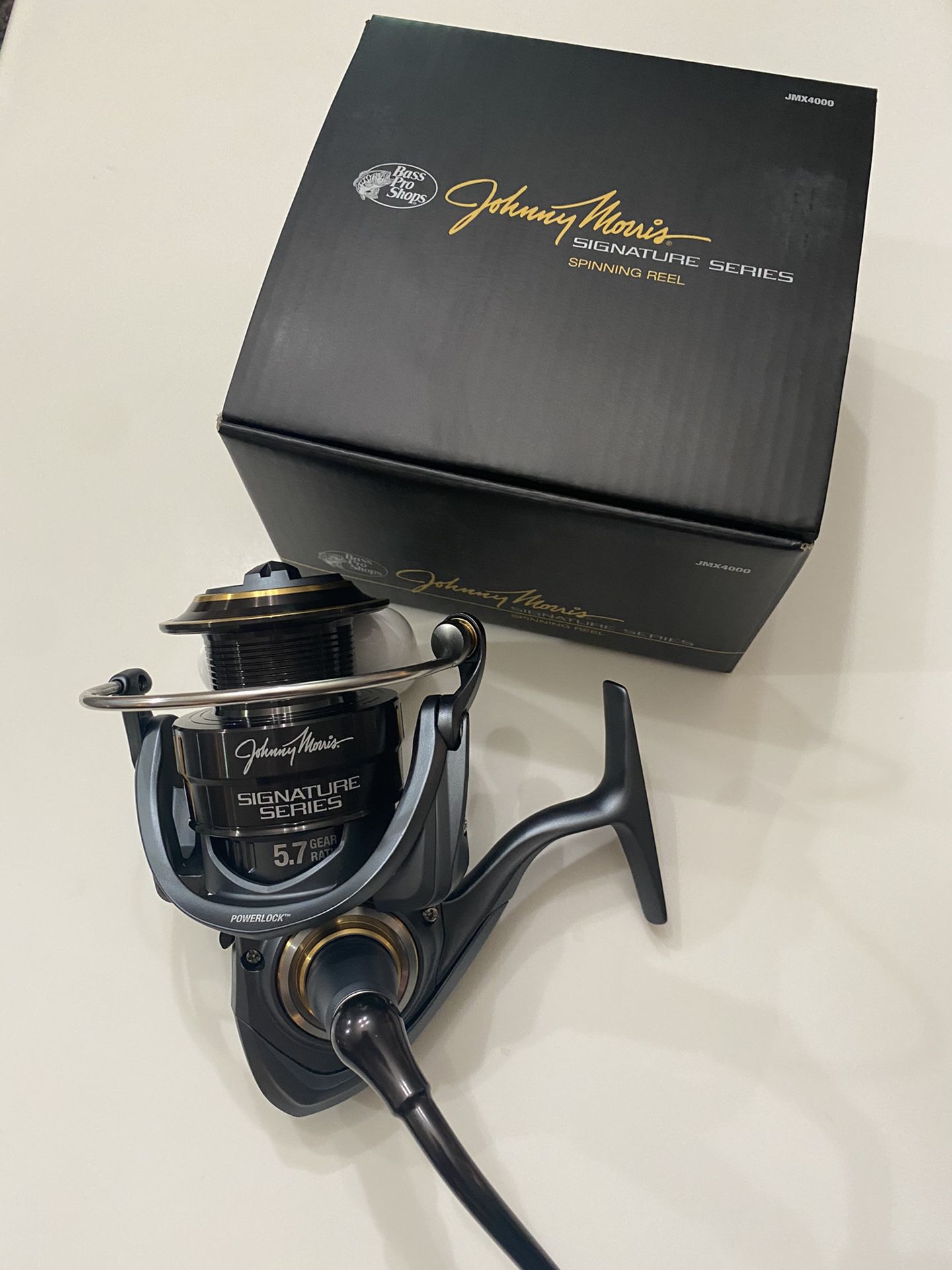 NEW Bass Pro Shops Johnny Morris Signature Series Spinning Fishing Reel 