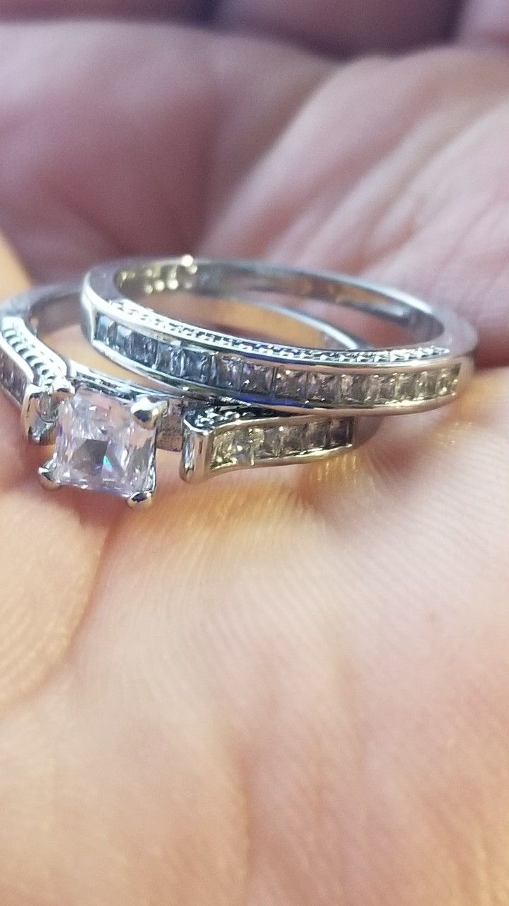 Gorgeous princess Cut Women's Wedding Engagement Promises Ring Size 6