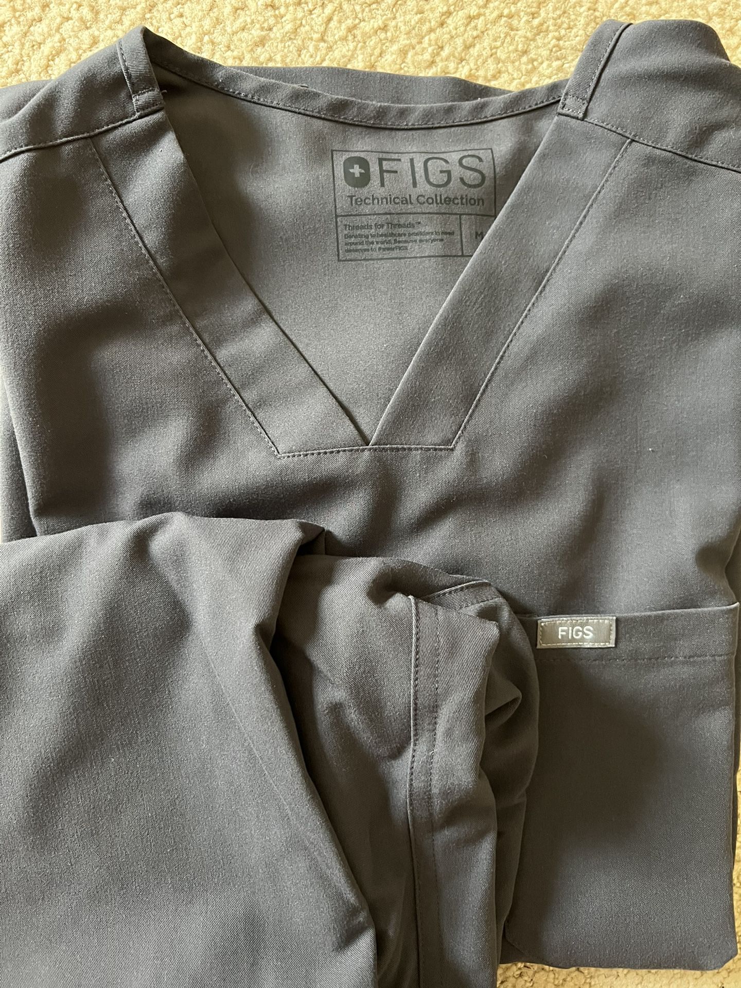 Figs Men’s Charcoal scrub set