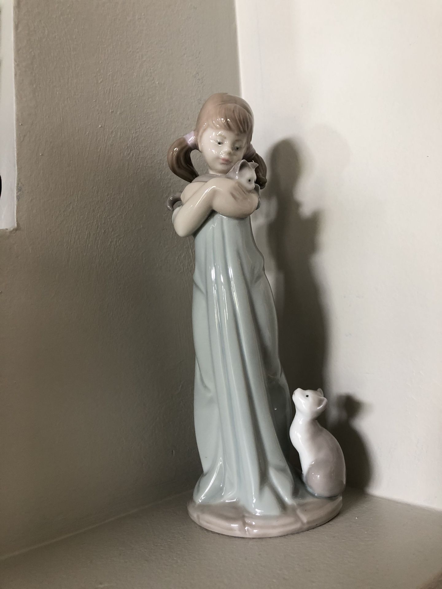 Lladro Collectibles Don’t Forget Me Girl With Pigtail and Her Two Kittens Figurine 01005743