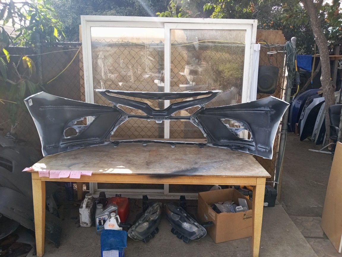 2018-2020 Toyota Camry Front Bumper OEM