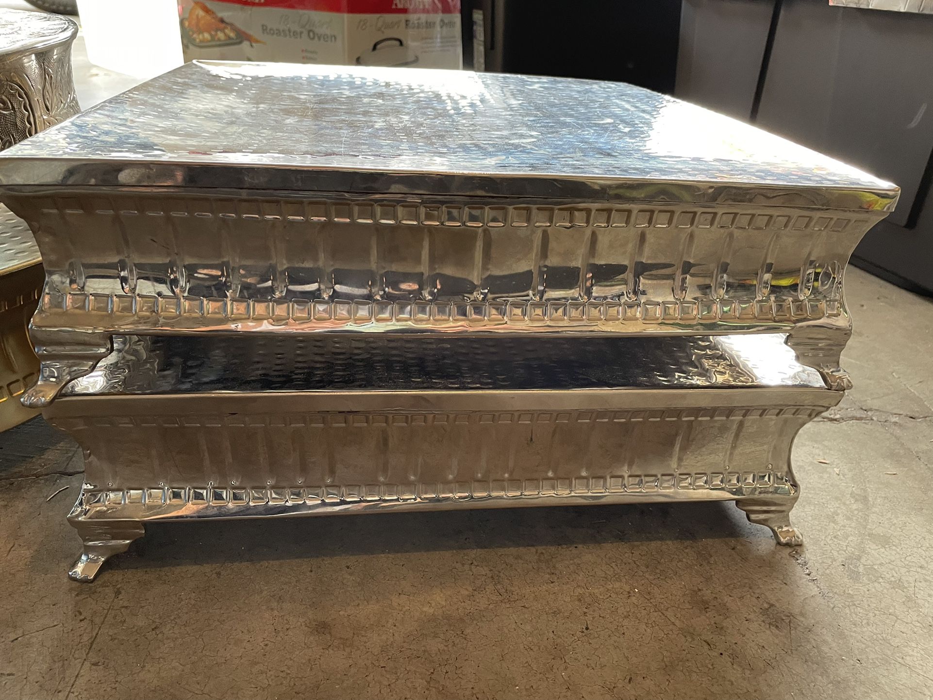 Wedding Cake/Dessert Plateau 14”, 18” Gold & Silver