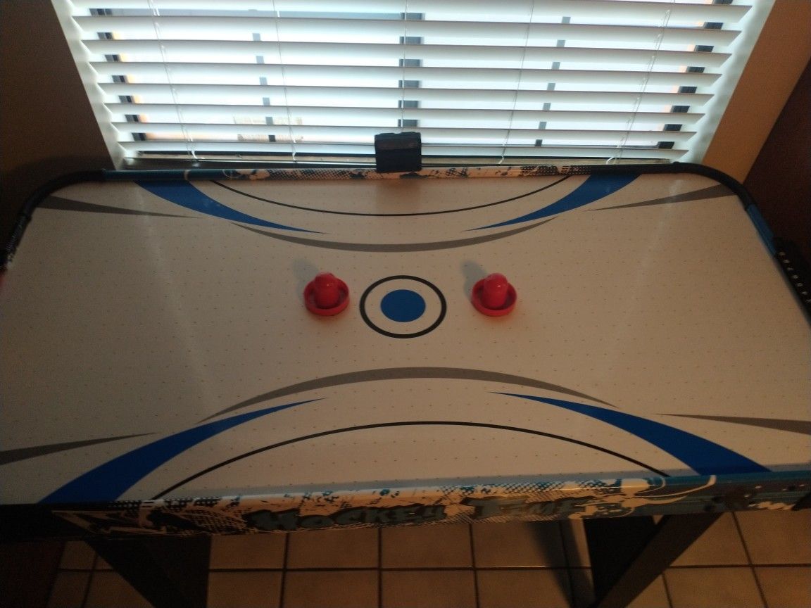 Air Hockey Table