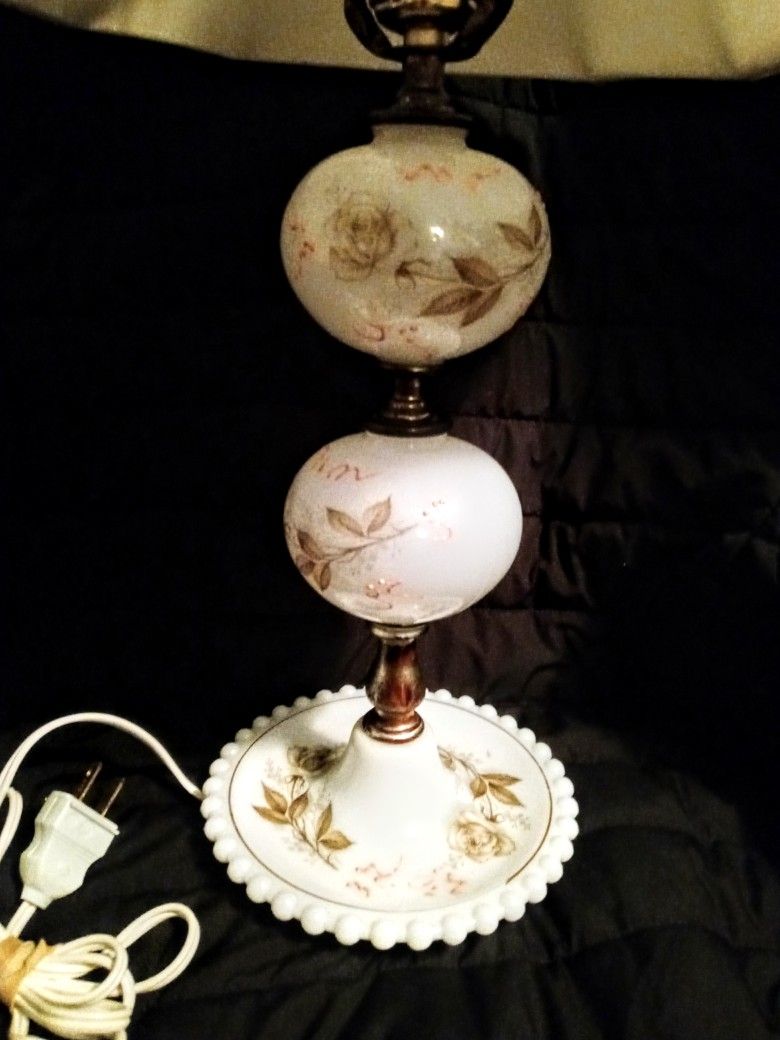 VNTG. Milk Glass Lamp