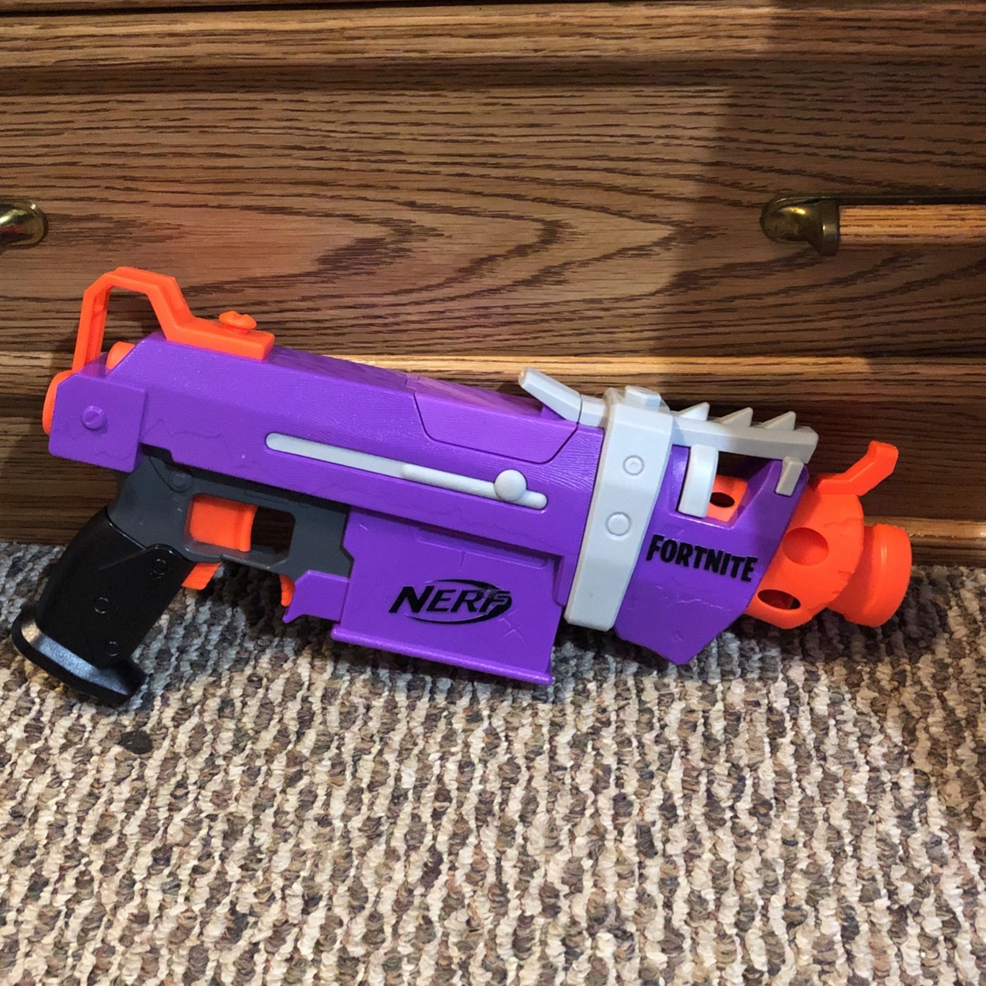 Fortnite nerf gun: Tactical smg (NO CLIP INCLUDED)