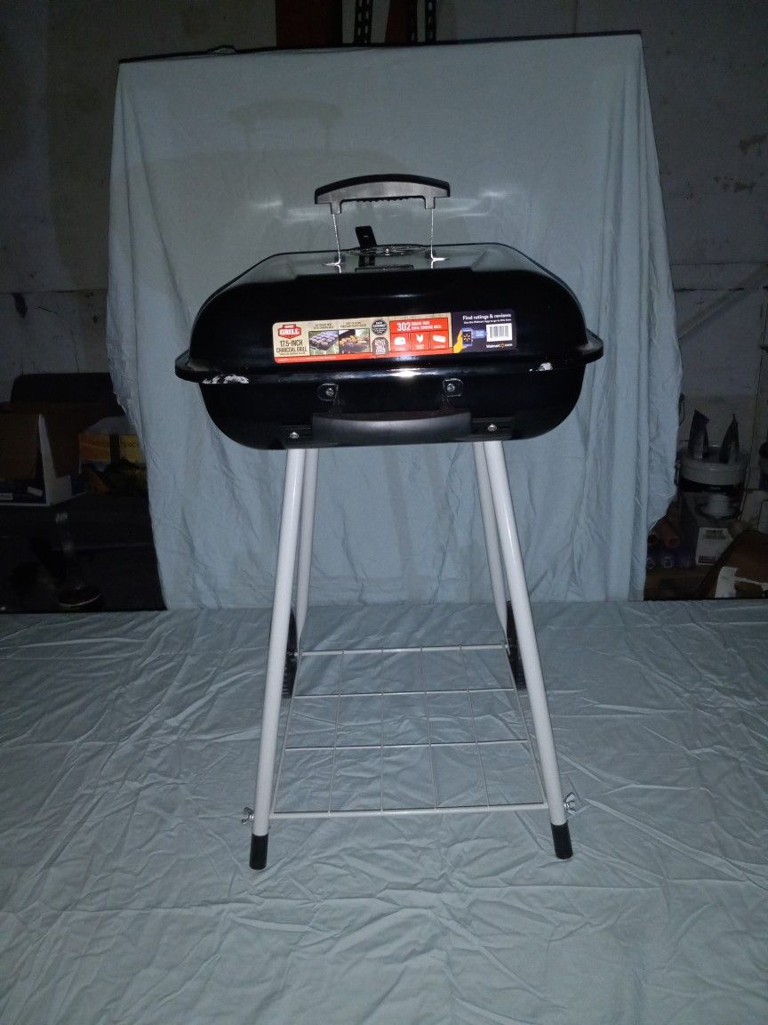 CHARCOAL GRILL! BRAND NEW!!