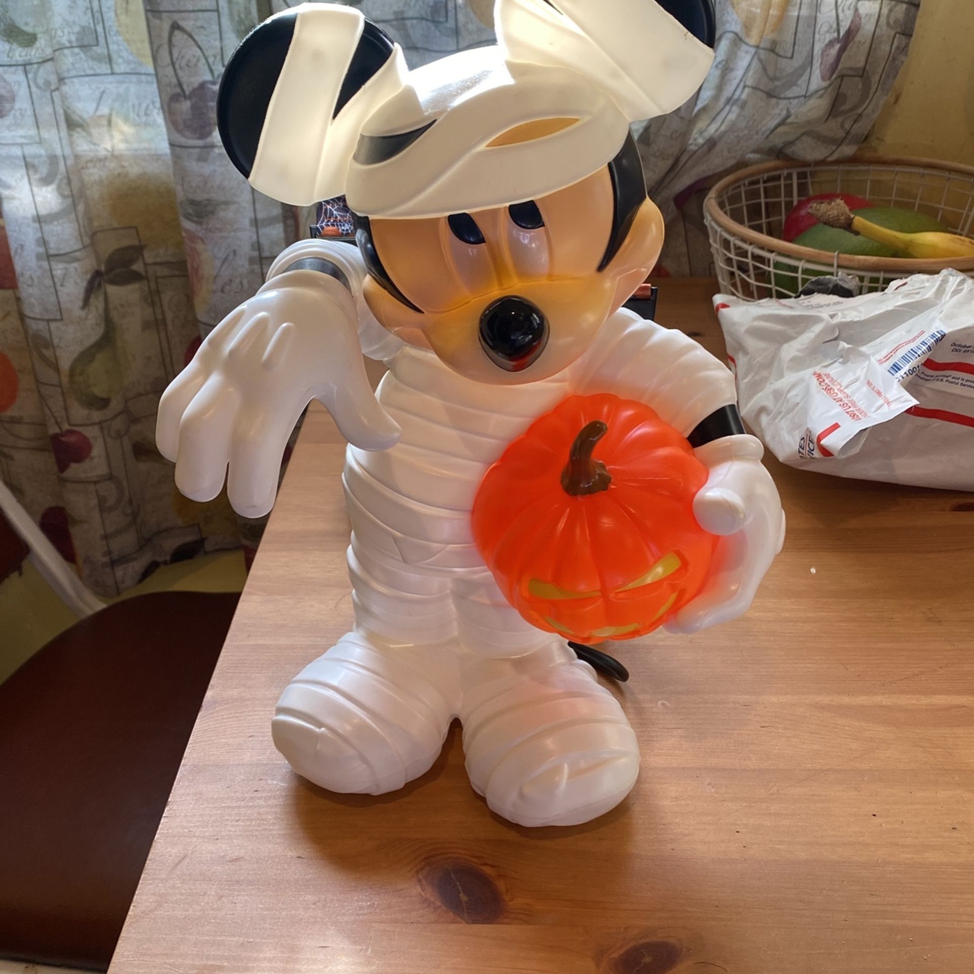 Zombie Mickey 🧟♀️
