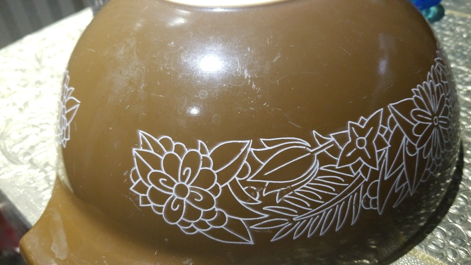 large brown vintage mint PYREX BOWL