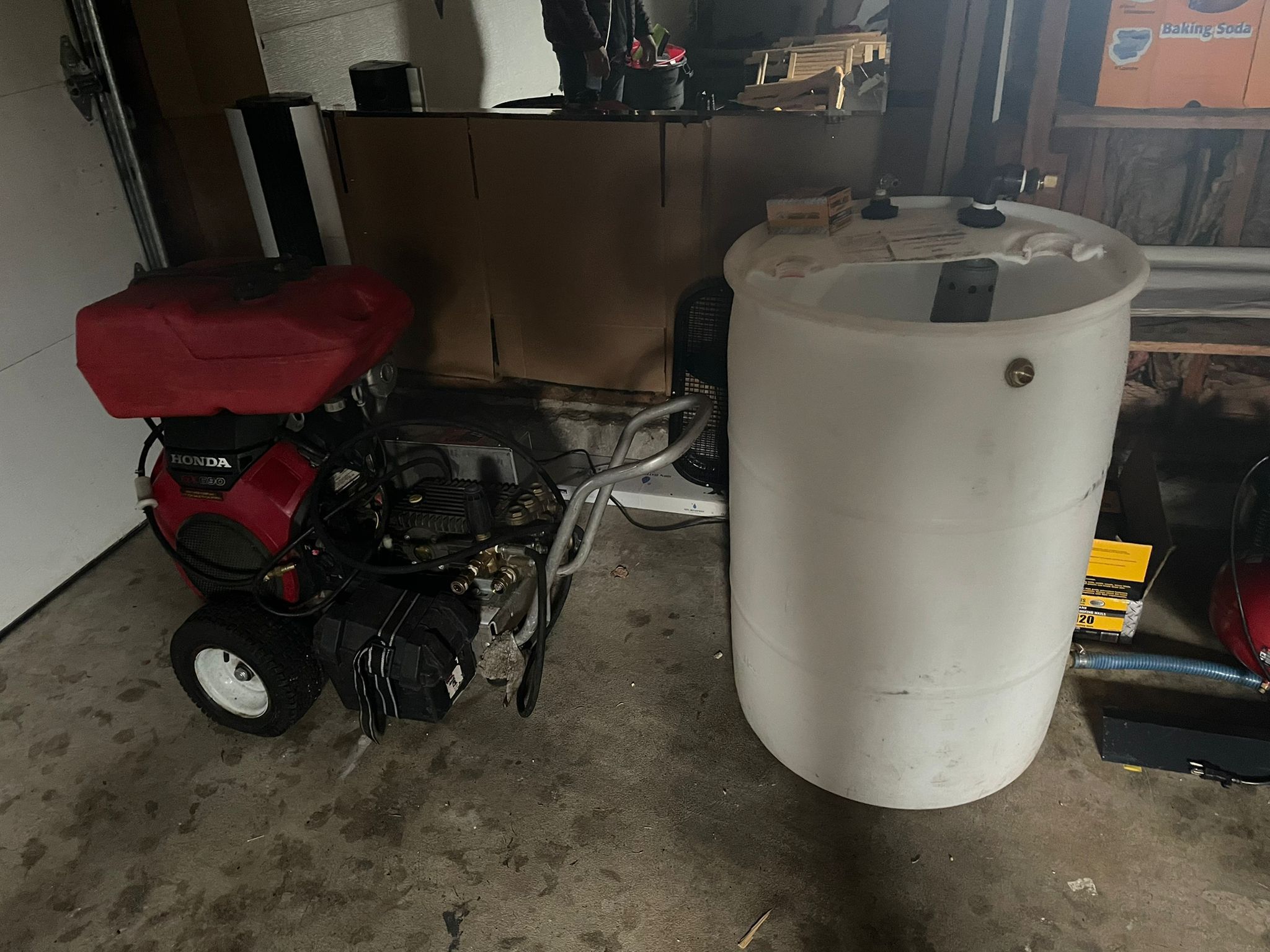 Honda GX 690, comes with 150 ft of pressure hoses, a gan and several accessories