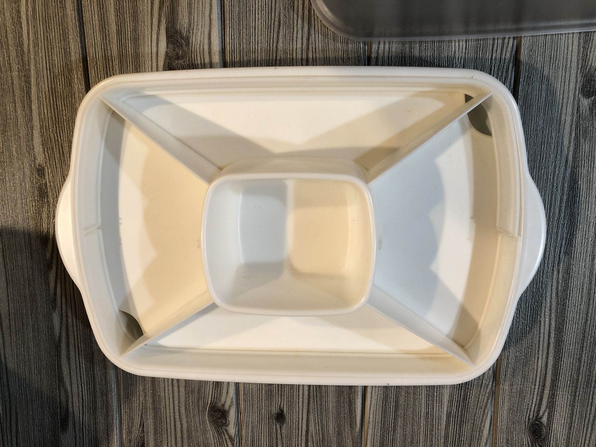 Pampered chef chill deviled egg veggie platter dish with ice pack and lid