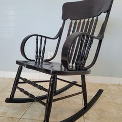 Rocking Chair - Mecedora Antigua Thumbnail