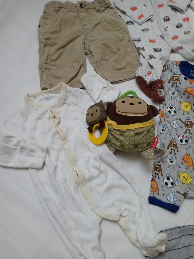 Baby Boy Clothing. 10 Baby Clothes Pieces. Baby Onesie. Baby Bodysuits. Carter's Baby Boy. Baby Boy PJs. Ropita de Bebé