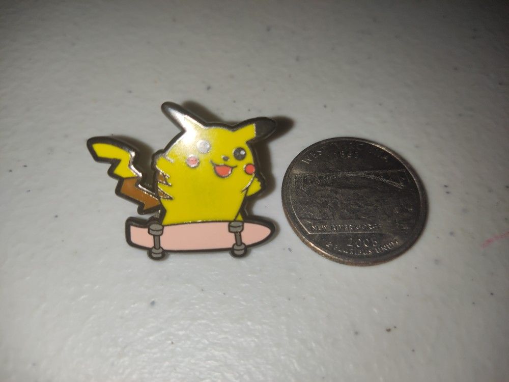 Pikachu Pokemon Pin Skateboarding