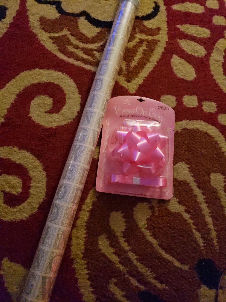 Wedding Wrapping Paper And Pink Bow. Free