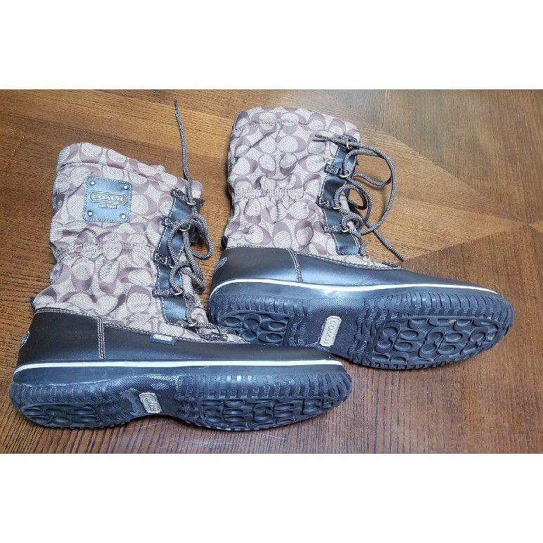 NEW Womens Tan/Black Coach Signature Shaine Winter Snow Boots - Size 10