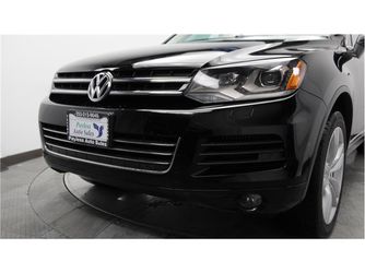 2012 Volkswagen Touareg Thumbnail