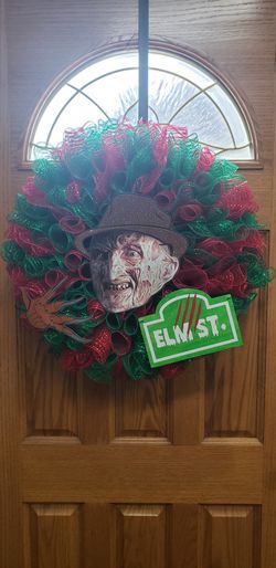 Freddy Kruger/Halloween Wreath. Perfect For Horror Movie Fans. $50 With Lights $45 Without. See Description 👇🏻 Thumbnail