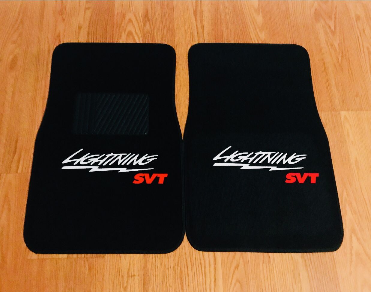Lightning SVT Floor mats Tapetes para Ford Lightning for Sale in Long