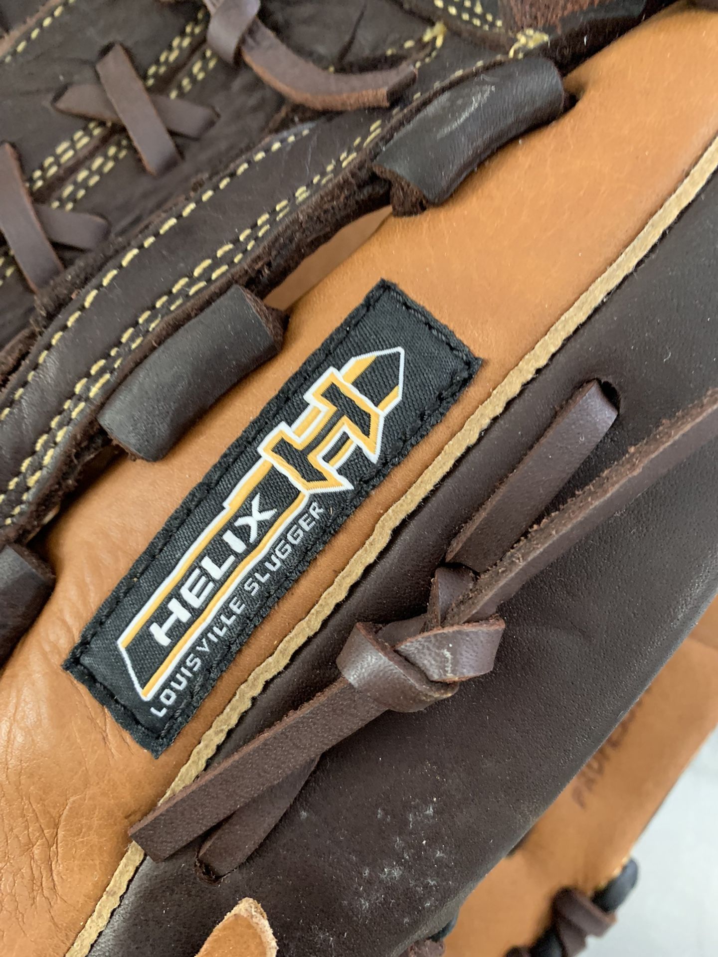 Baseball glove