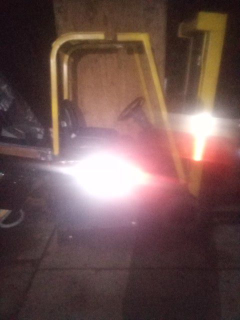 Hyster Forklift With Charger 