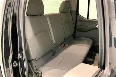 2011 Nissan Frontier Crew Cab Thumbnail
