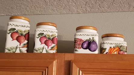 Kitchen containers/decorations Thumbnail