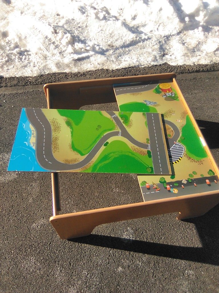 Nice Toy Table