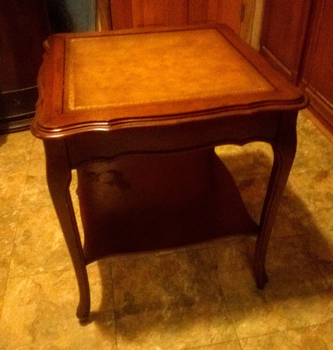ANTIQUE MID CENTURY MODERN LEATHER CARVED WOOD END TABLE
