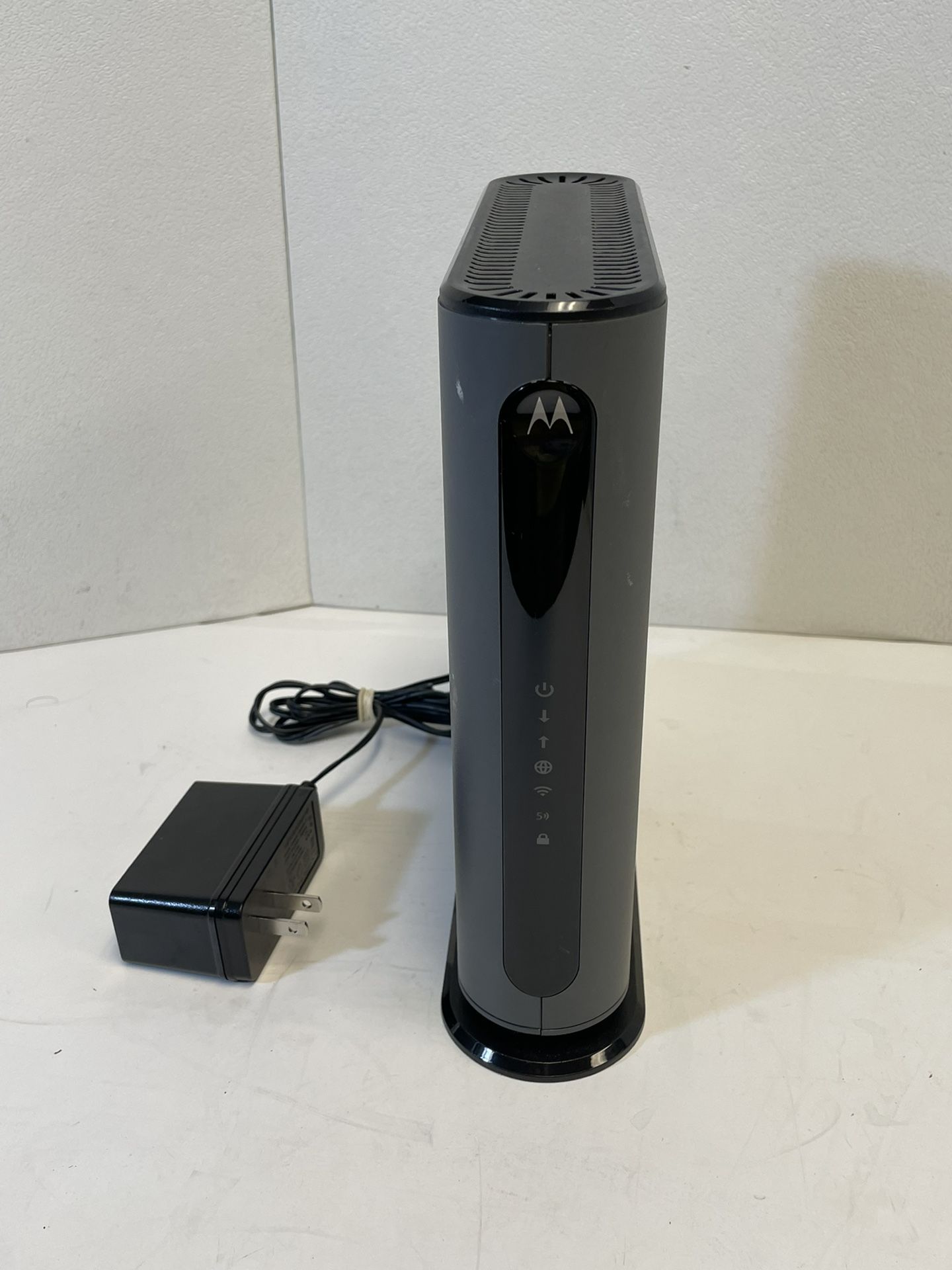 Motorola MG7540 16x4 Cable Modem Plus AC1600 Dual Band Docsis 3.0 WiFi Router