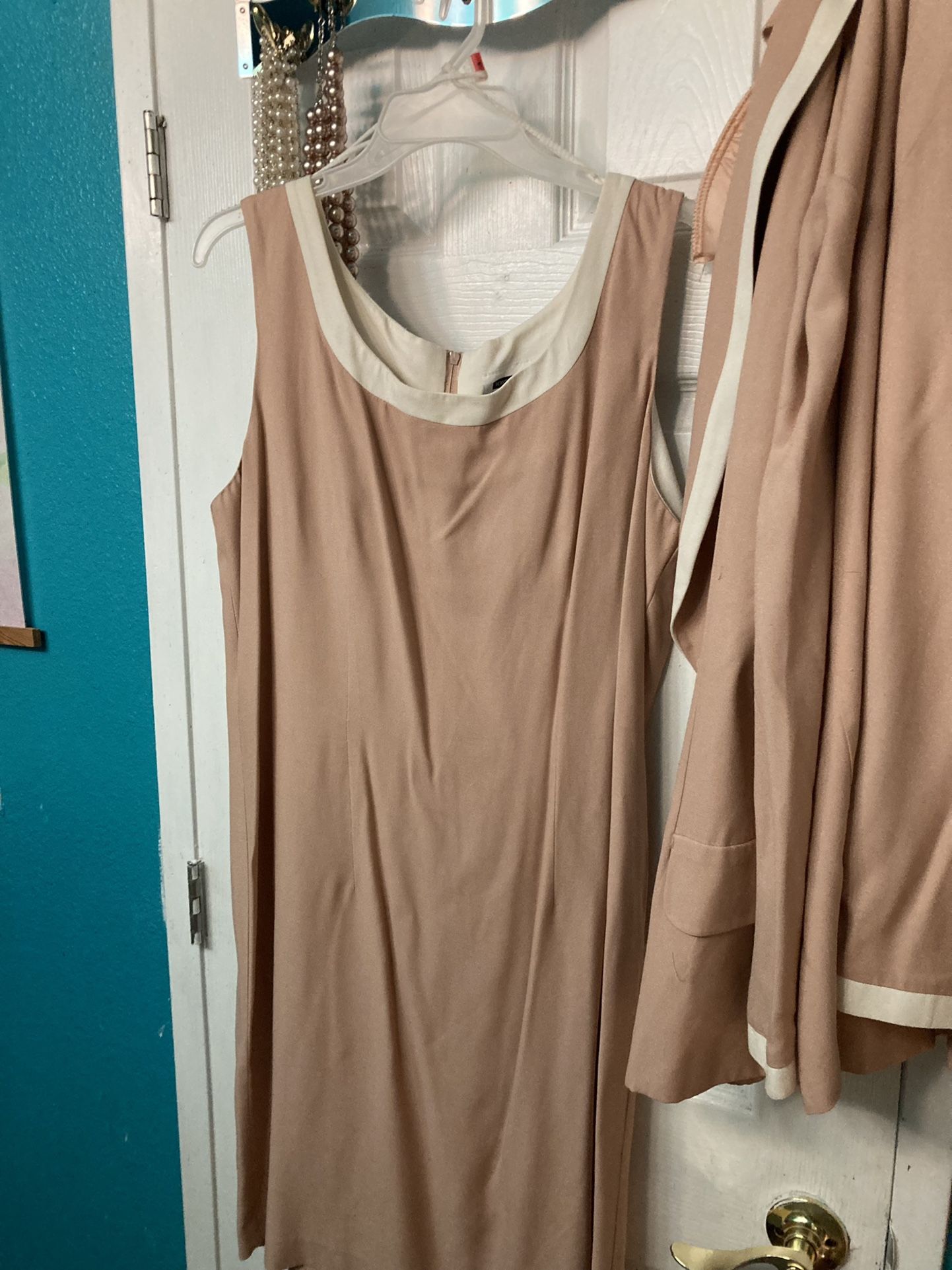 Lois Snyder Dani max Pink Dress Suit