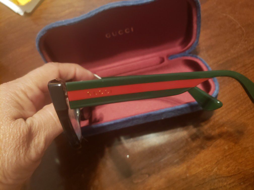 gucci authentic glasses with transition