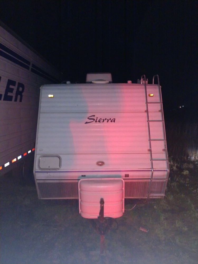 2002 Sierra toy hauler