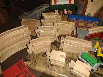 Authentic Thomas & Friends Wooden Train set 20 Train Characters All Sections Work With Sound And Lights Track Is Double Sided Over 150 Pieces Thumbnail
