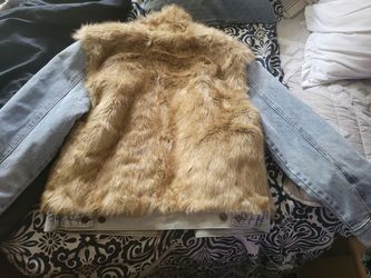 New With Tags Levi's Jean And Faux Fur Jacket Thumbnail