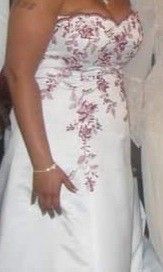 Davids Bridal WhiteWedding Dress W/ Apple Red Embossing.
