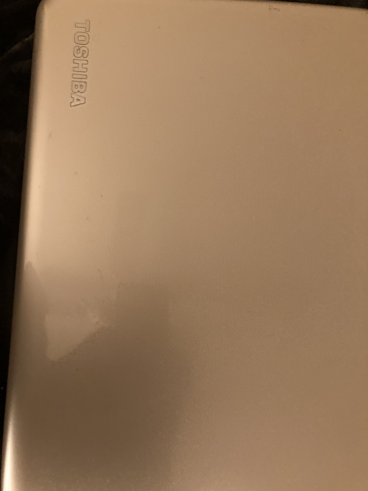 Toshiba Satellite 75-B laptop