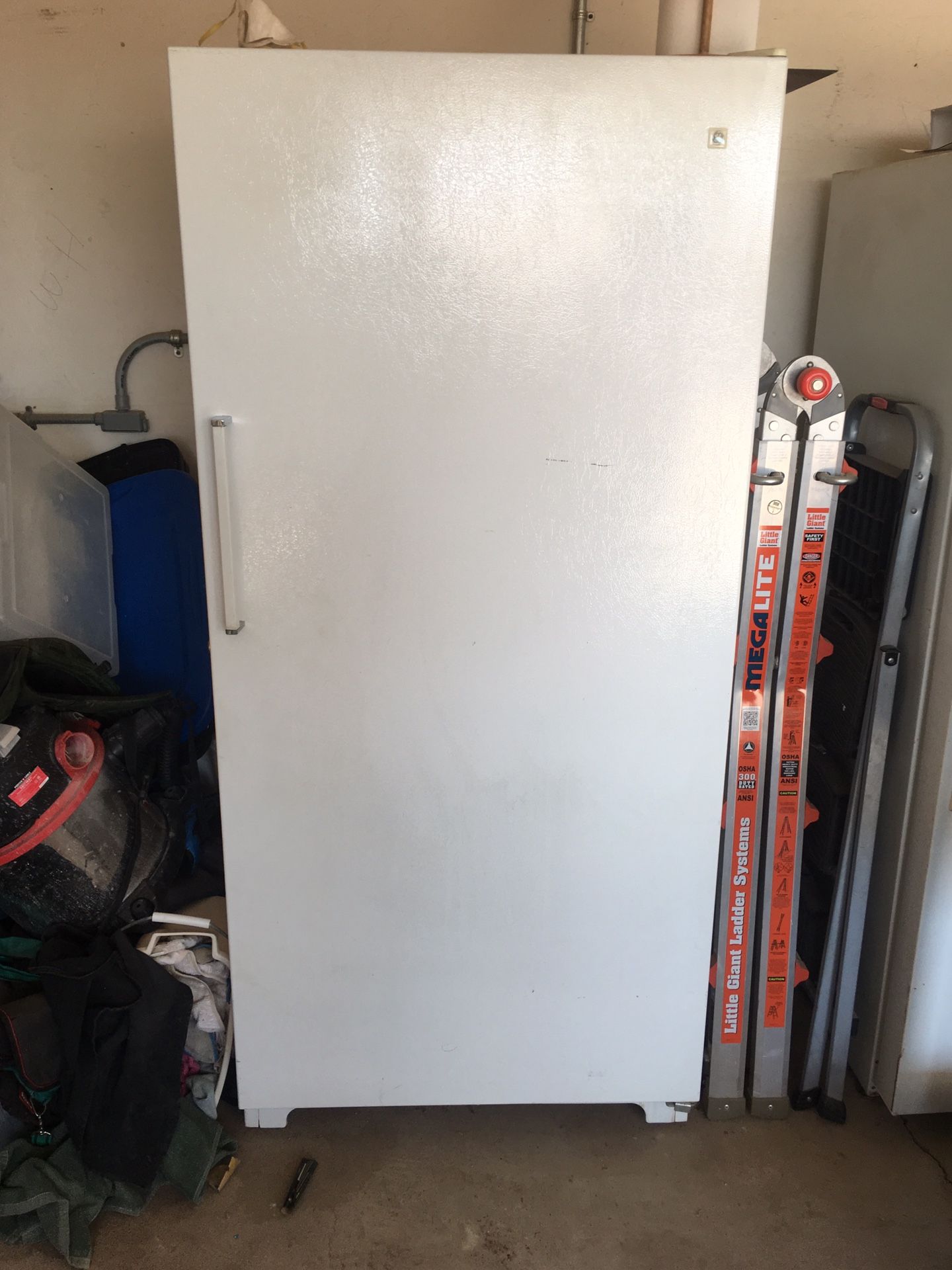 GE Upright Frost Free Freezer for Sale in Phoenix, AZ OfferUp